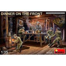 MINI ART 1/35 SOVIET DINNER ON THE FRONT (5 FIGURES)