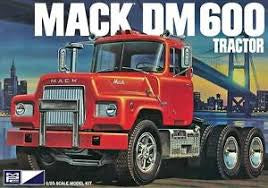 MPC 1/25 MACK DM600 TRUCK