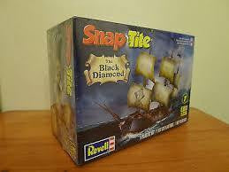 REVELL 1/350 SNAP TITE BLACK DIAMOND PIRATESHIP